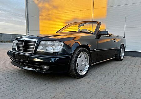 Mercedes-Benz E 320 W124 E320 Cabrio AMG Paket mit AMG Aero 3 17