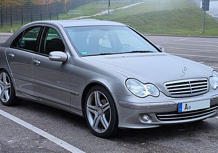 Mercedes-Benz C 200 KOMPRESSOR ELEGANCE HU03/2027