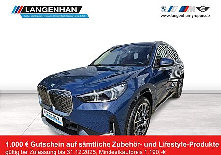 BMW iX1 eDrive20 xLine HUD AHK Lenkradheizung LED