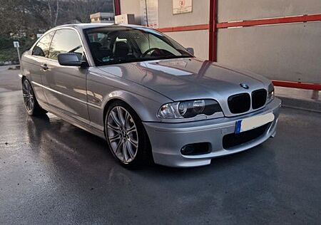 BMW 323i Coupe
