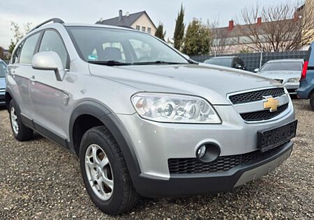Chevrolet Captiva 2.4 LS 2WD LPG*7 Sitzer* Tüv 04/2026