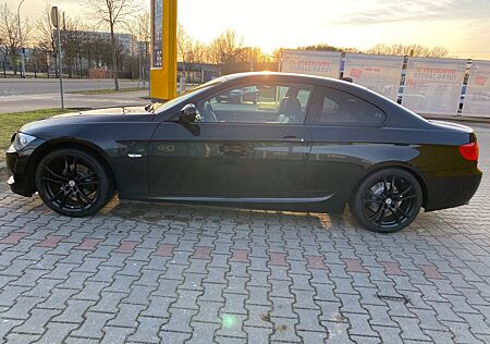 BMW 320i Coupé M-Paket,M-Sportfahrw.,Leder,Navi,TOP