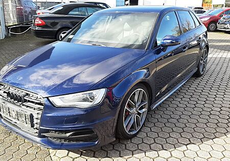 Audi S3 Sportback 2.0 TFSI quattro-Naviagtion-Leder