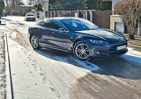 Tesla Model S P90D P
