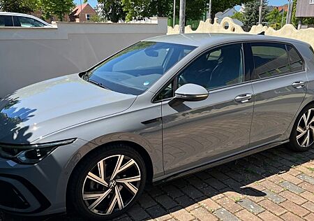 VW Golf Volkswagen VIII R-Line 2.0 TSI*DSG*NAVI*Kamera*AHK*