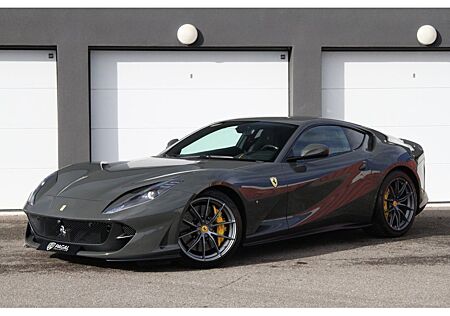 Ferrari 812 Superfast | GRIGIO SCURRO | CARBON | LIFT |