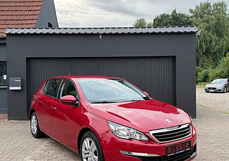 Peugeot 308 Active SCHECKHEFTGEPFLEGT