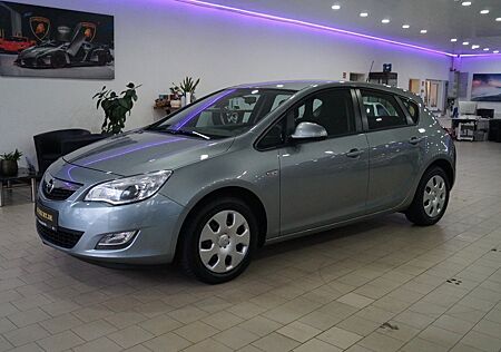 Opel Astra J Lim. 5-trg. Selection