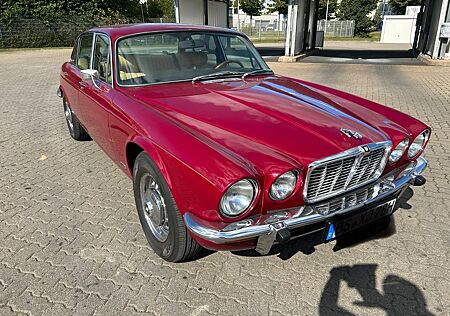 Jaguar XJ6