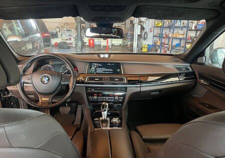 BMW 750i xDrive -