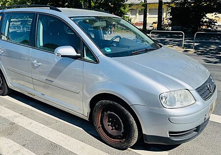 VW Touran Volkswagen Trendline 1.6 Kilma AHK kein TÜV
