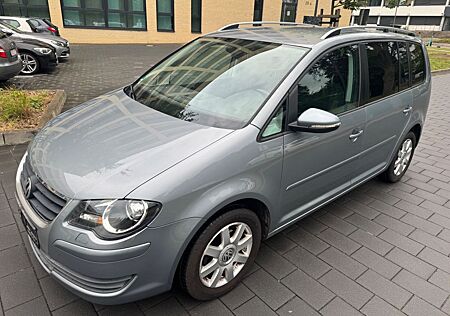 VW Touran Volkswagen 1.9 TDI ,7-Sitzer/Tempomat/NAVI/PDC/TÜV!