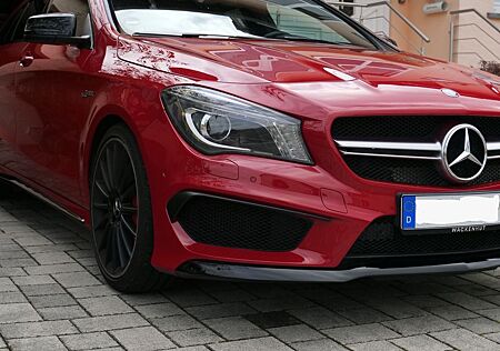 Mercedes-Benz CLA 45 AMG Shooting Brake CLA 45 AMG SPEEDSH...