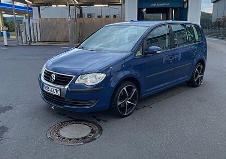 VW Touran Volkswagen 1.6 Conceptline Conceptline