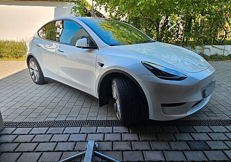 Tesla Model Y Hinterradantrieb RWD SR