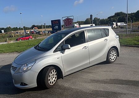 Toyota Verso Life