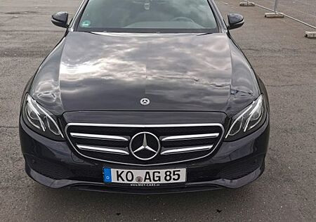 Mercedes-Benz 220