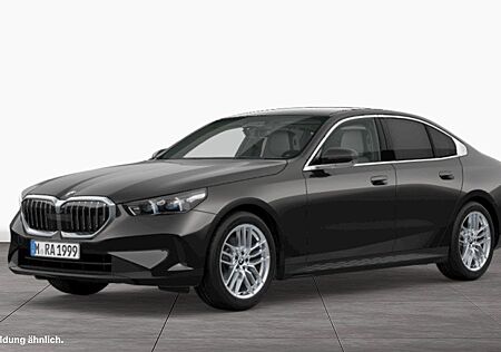 BMW 520d xDrive Limousine Standheizung Harman/K LED