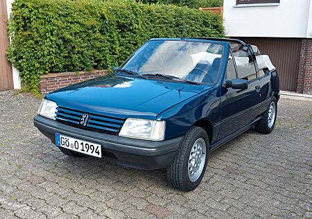 Peugeot 205 Cabrio Youngtimer