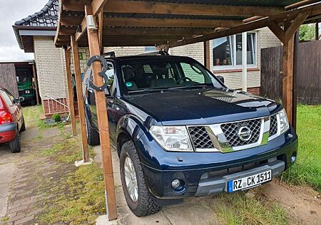 Nissan Pathfinder 2.5 dCi DPF SE SE