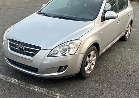 Kia Cee'd / Ceed 1.4 CVVT EX EX