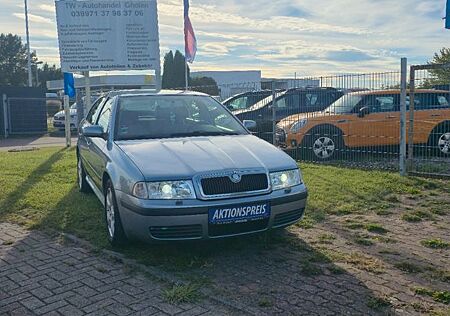 Skoda Octavia 2.0 Elegance/Xenon/Klimaautomatik/SHG