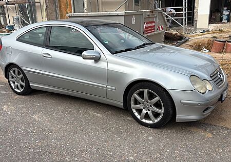Mercedes-Benz C 230 gebraucht kaufen Mercedes-Benz C 230 Kompressor SportCoupe CARPLAY Automatik