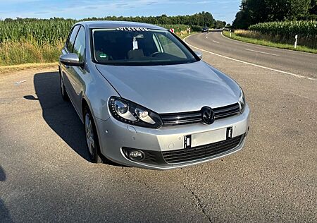 VW Golf Volkswagen 1.4 TSI 90 kW Highline Highline