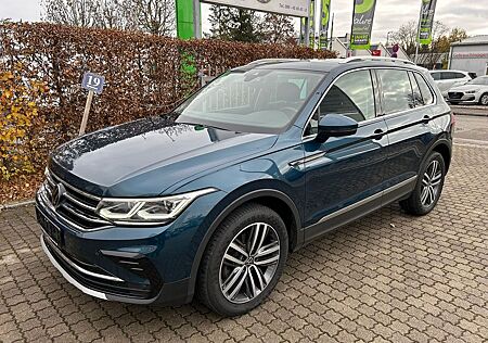 VW Tiguan Volkswagen Elegance 4Motion DSG AHK PANORAMA