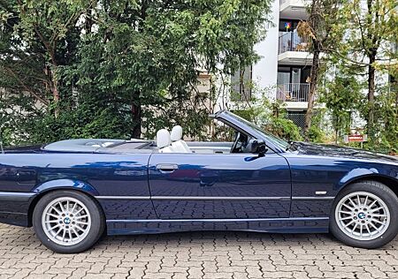 BMW 320i Cabrio Exclusiv Edition Exclusiv Edition