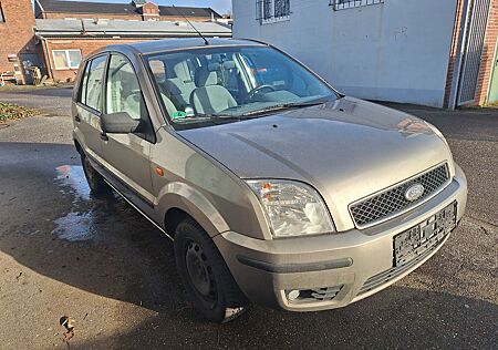 Ford Fusion 1,4 16V + +