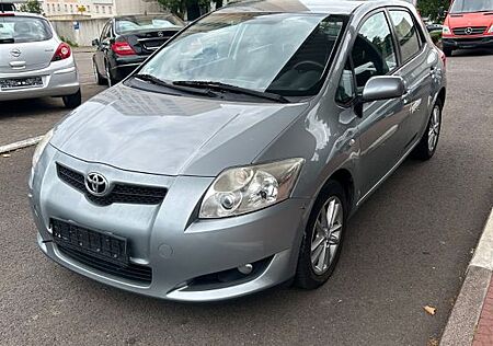 Toyota Auris 2.0 D-4D Sol