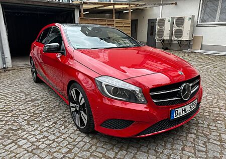 Mercedes-Benz A 180 Urban AMG Panorama Dach, Servicegepflegt !