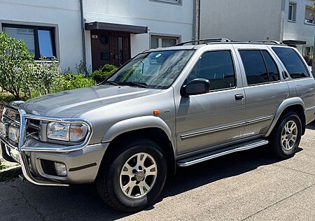 Nissan Pathfinder 3.5 V6 Auto -