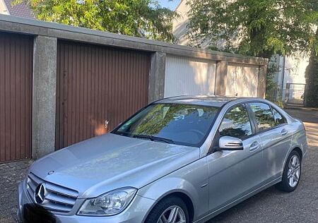 Mercedes-Benz C 180 CGI BlueEfficiency Facelift! Command!