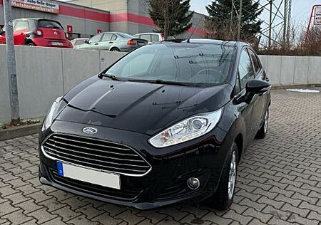 Ford Fiesta | Titanium | 8-fach-bereift | Scheck