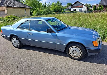 Mercedes-Benz 230