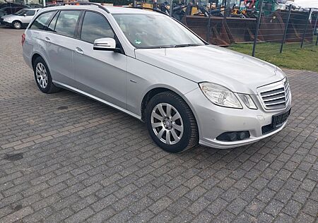 Mercedes-Benz E 200 T-Modell CGI BlueEfficiency