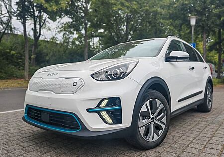 Kia Niro EV Niro 64kWh|Wärmep|11kW|S98%|Plus|Garantie07/2029
