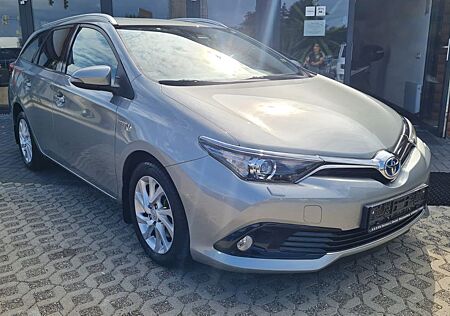 Toyota Auris Touring Sports Hybrid Cool
