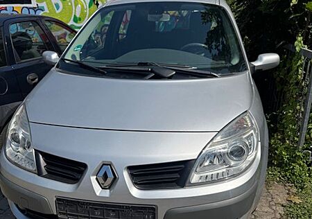 Renault Scenic 1.6 16V Privilege Expression