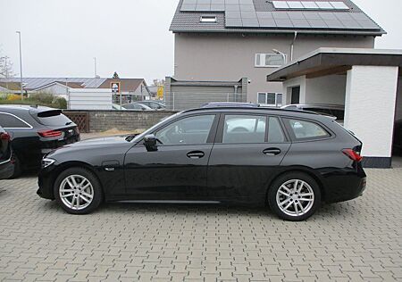 BMW 330e Touring NAVI SPURH SITZH TEMP LED PDC AHK