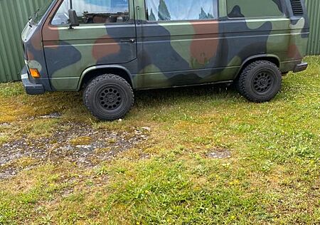 VW T5 Kombi Volkswagen T3 Kombi Bundeswehr Top-Zustand, TÜV neu