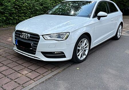 Audi A3 1.6 TDI S tronic Ambition Ambition