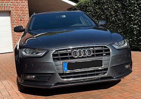 Audi A4 2.0 TDI 105kW S line Avant - Top gepflegt