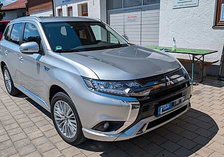 Mitsubishi Plug in Hybrid Outlander Plug-in Hybrid Outlander