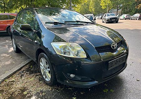 Toyota Auris 1.6-l_klima.