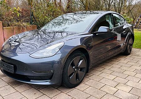 Tesla Model 3 Long Range RWD