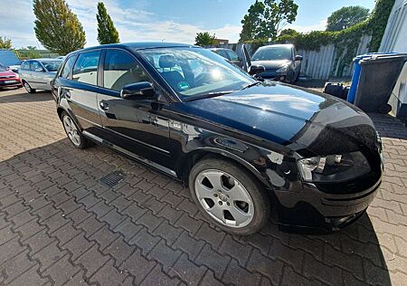 Audi A3 Sportback 2.0 FSI Ambition 8 Fach Alufelgen