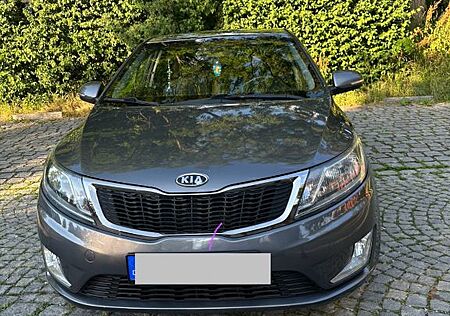 Kia Rio 1.6 CVVT SPIRIT